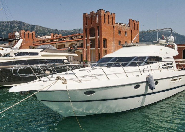 yacht rent albania